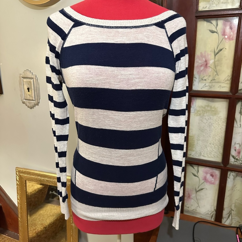 SO Women's Navy and Cream Striped Sweater
